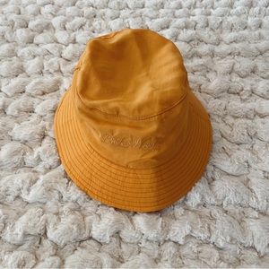 Mustard bucket hat